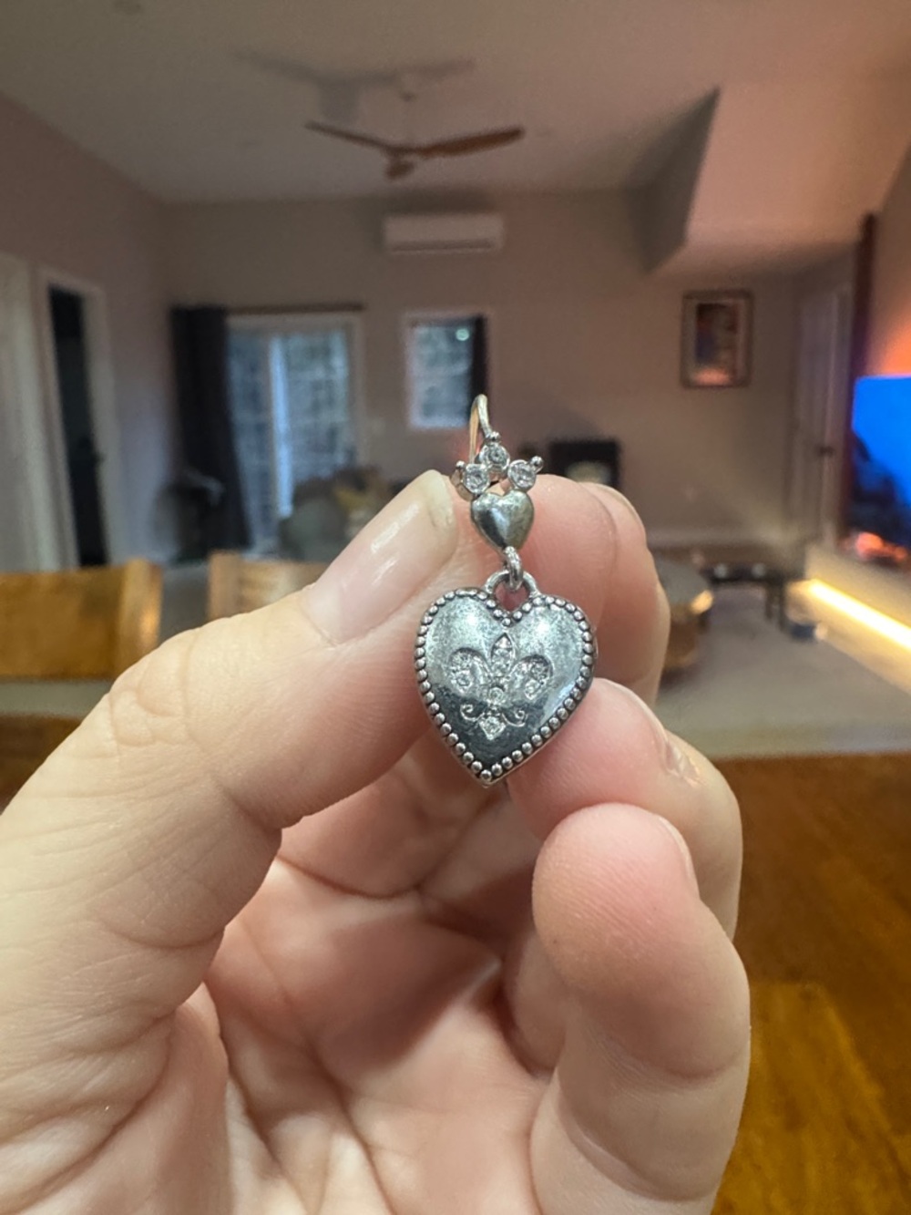 Y2K Juicy Couture Heart Drop Earrings with Crystal Accents - Picture 3 of 6